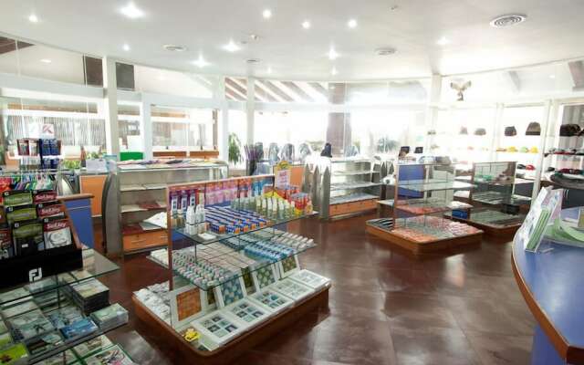 Uniland Golf & Resort