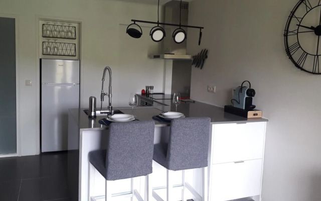 Villa Branca Barreiros Bed & Breakfast