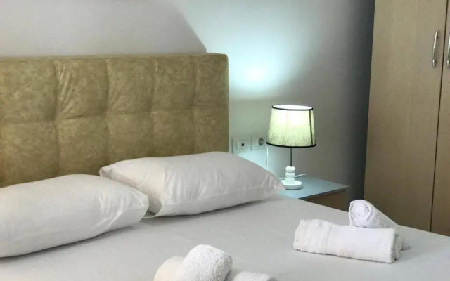 Sunny Bay Apartments