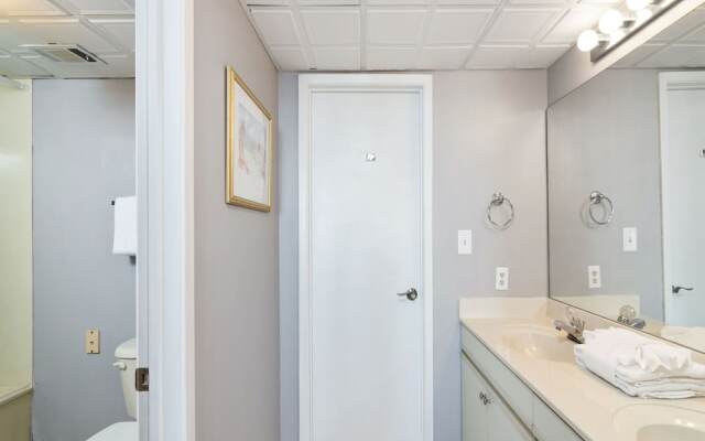 Edgewater Tower by Vtrips