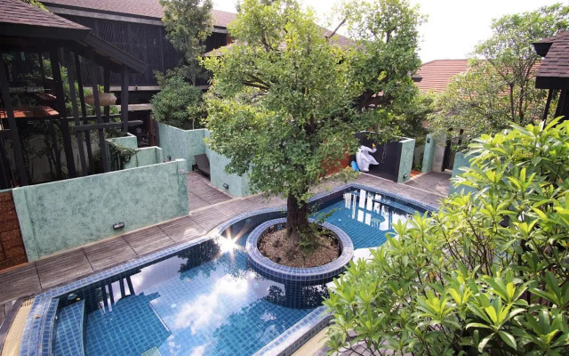 At Leaf Villa
