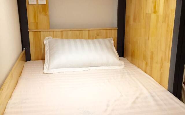 The Lily Hostel and Coffee