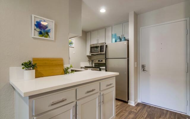 The Luxe Suites of Temecula Heights