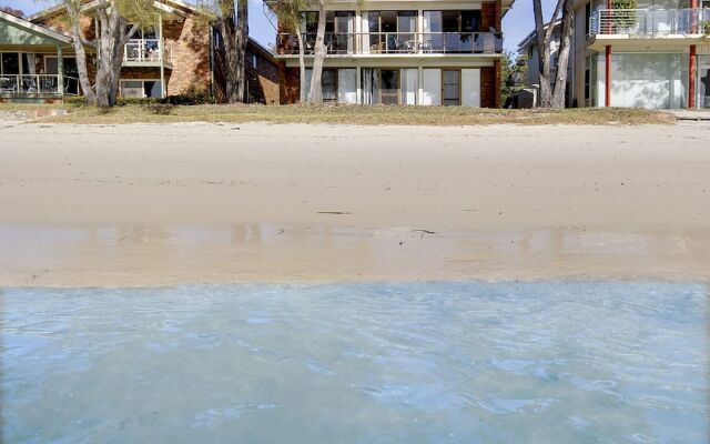 Crystal Waters, 2/79 Foreshore Drive