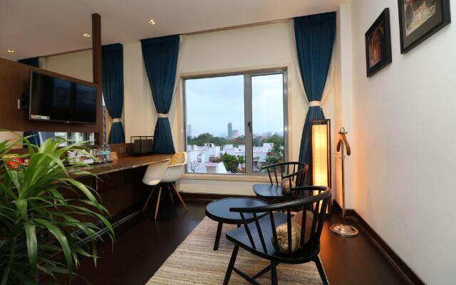 Hotel Gallery 67
