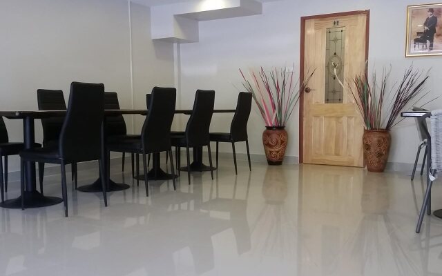 Patumnak Beach Guesthouse