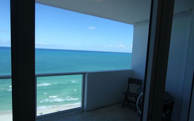 Soleil Apartments at Castle Beach Club