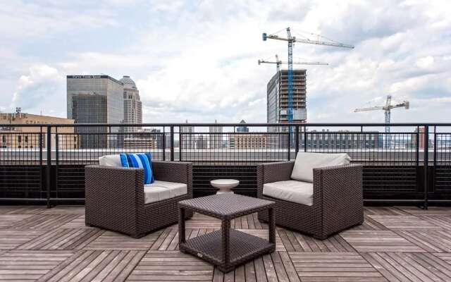 Cozysuites - Stylish Apartment in Downtown Louisville