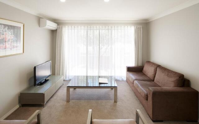 Pinnacle Apartments