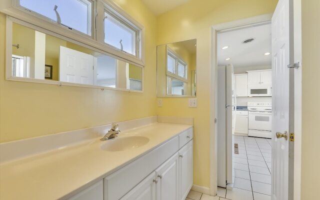 16B Read Street by Long & Foster