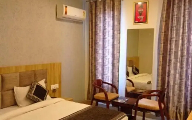 Hotel Glass Inn