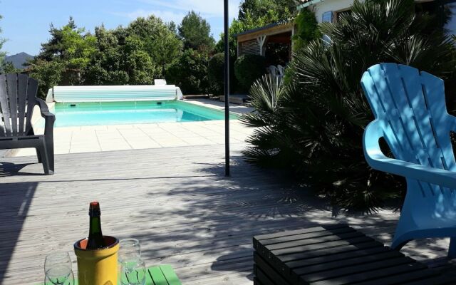 Villa With Heated Pool, Beautiful View and Garden, Near Vaison-la-romaine