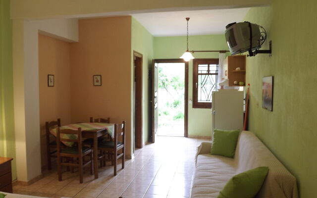 Pefka Studios & Apartments
