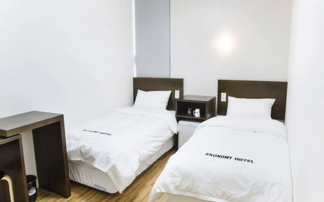 Ekonomy Haeundae Guesthouse