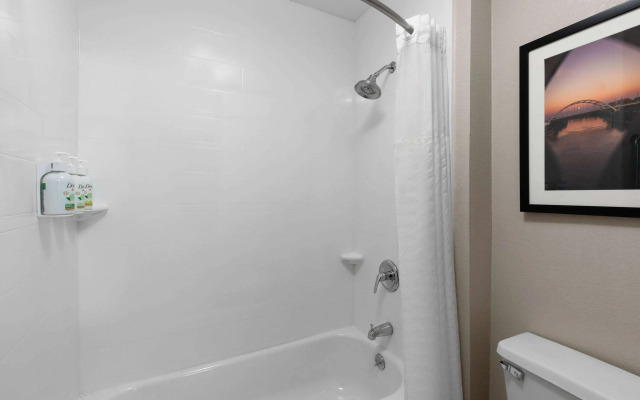 La Quinta Inn & Suites by Wyndham Goodlettsville - Nashville