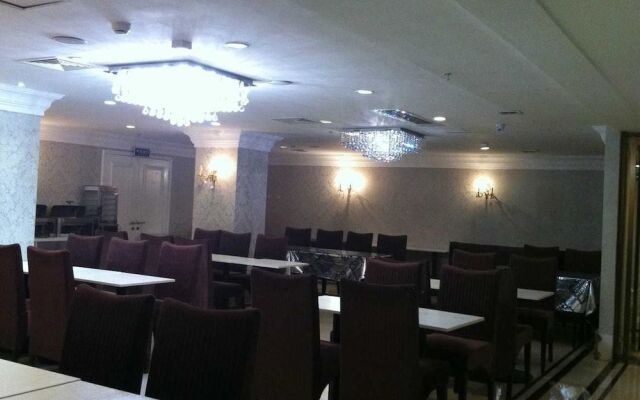 Super 8 Hotel