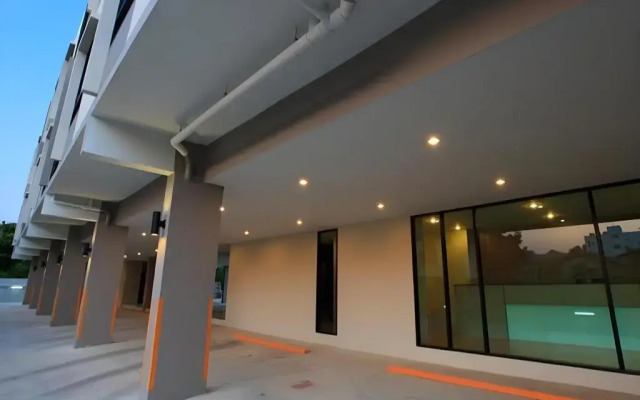 The Plubpla Serviced Apartment