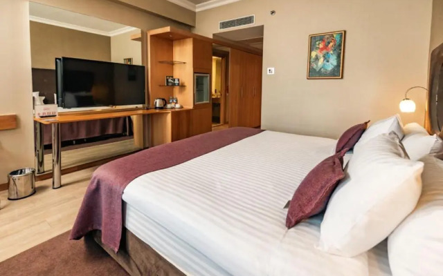 WOW Airport Hotel