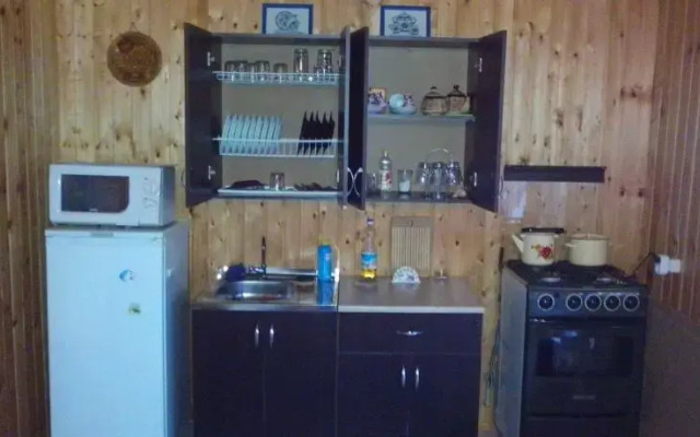 Домик в Лоо