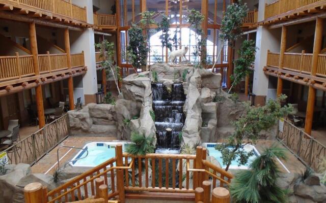 Casper C'mon Inn Hotel & Suites