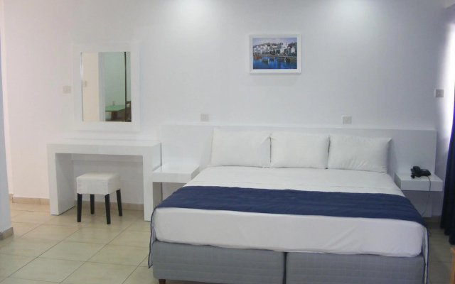 Sun Hall Beach Hotel Apts.