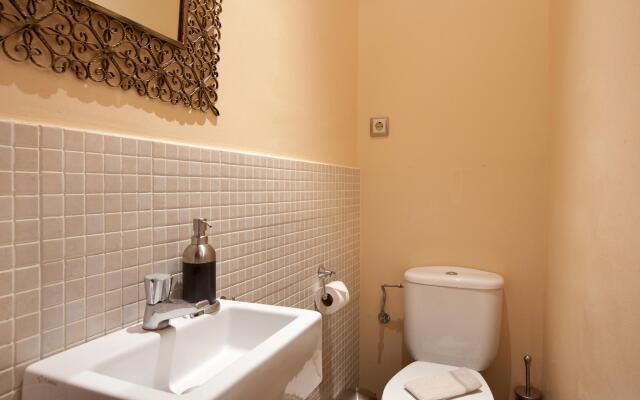 DONNA · Donna's Residence · Low-priced, Super Reviewed Apartment