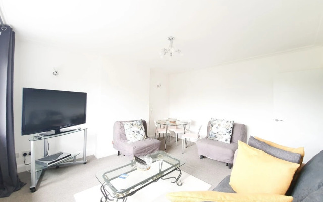 Lovely, Recently Renovated Maisonette in NW London