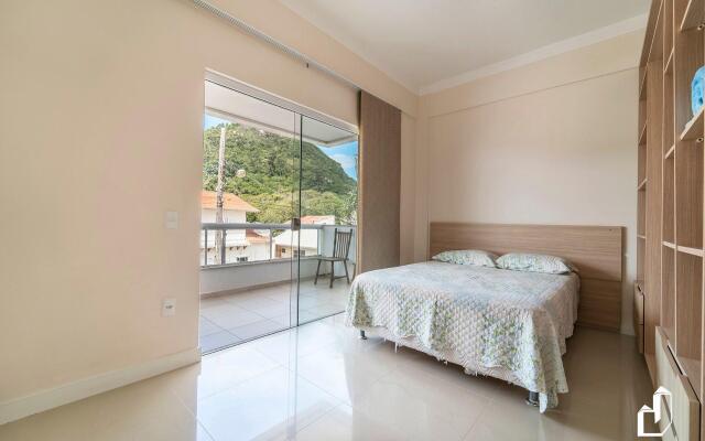 Apartamento com 03 dormitórios