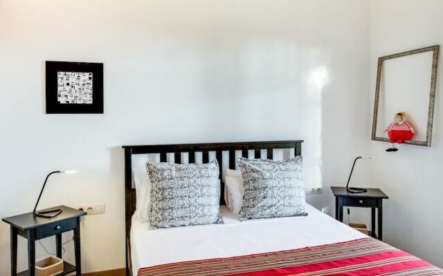 Designer 1 Bed Apartment near Plaza España