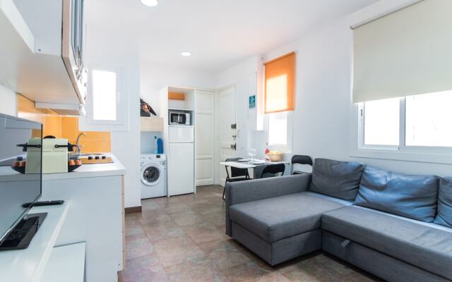 2B Apartment 5 Mins From Sagrada Familia