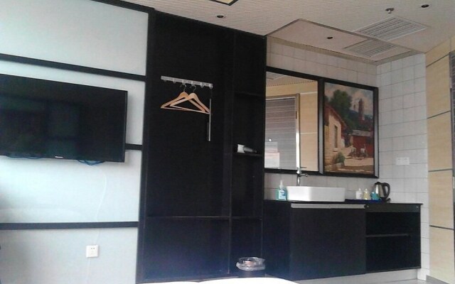 Friday Holiday Hotel