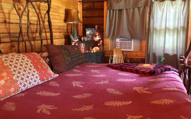 Creekwalk Inn Bed and Breakfast with Cabins