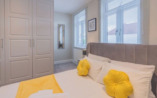 Stunning 3 Bedroom House-tottenham Stadium-parking