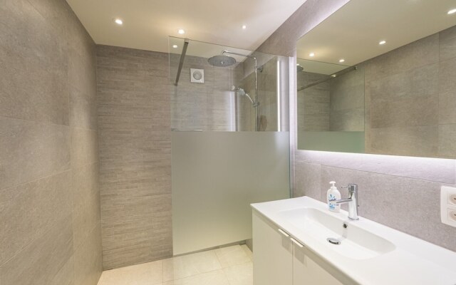 Bright Beachfront Apartment