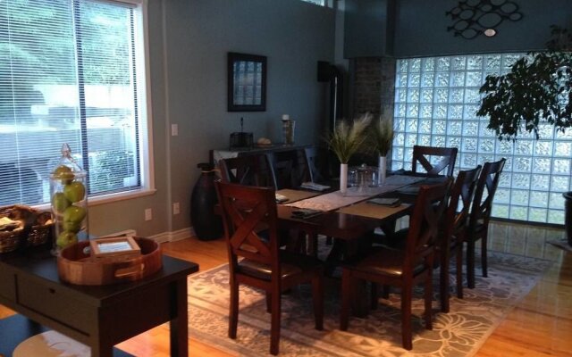 Harrison Lakehouse Vacation Home - House Rental