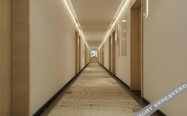 Future Yiju Shanghui Hotel (Zhengzhou Manhadun Yanzhuang Metro Station)