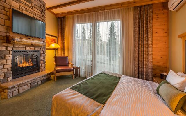 Green Mill Village Hotel & Suites, BW Signature Collection