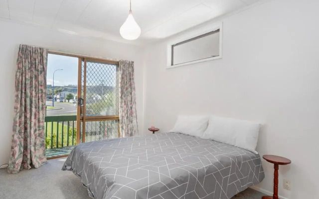 The Jandal House - Whitianga Holiday Home
