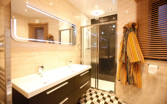 27/3a Cockburn Street Apartments