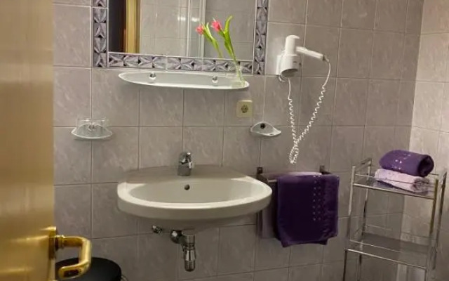 Aparts Handle und Haus Bergblick