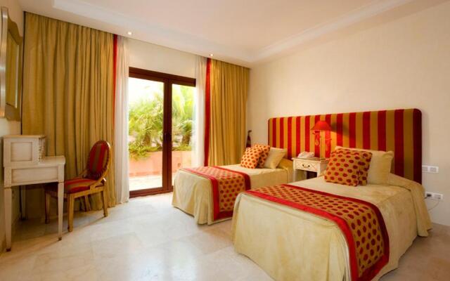 Bahía Beach Apartments Estepona