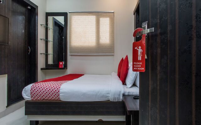 OYO 12128 Hotel Sajan Palace