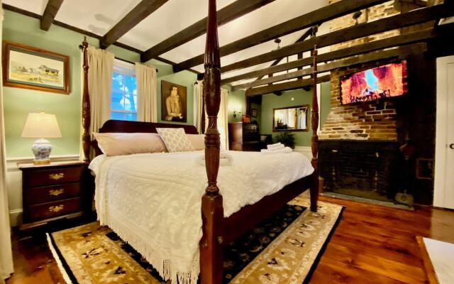 Silsbee's by Daniels House