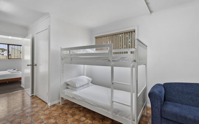 Costello Hotels - Moonta Bay Cabins