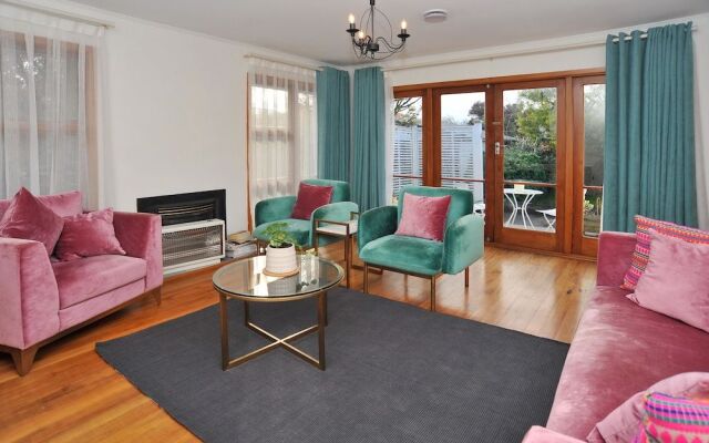 Woodbury Villa