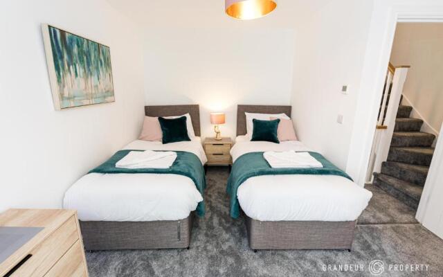 Stunning and Modern 3Bed, Town Centre Poole, Parking