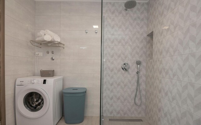 Amazing Apartment in Podaca With Wifi and 2 Bedrooms