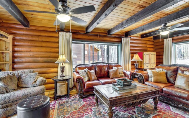 Near Dining, Hiking & Golf: Pinetop Log Cabin!