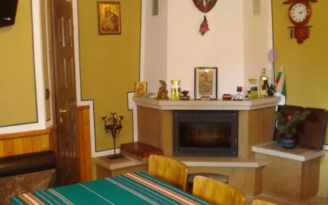 Traditsia Guest House