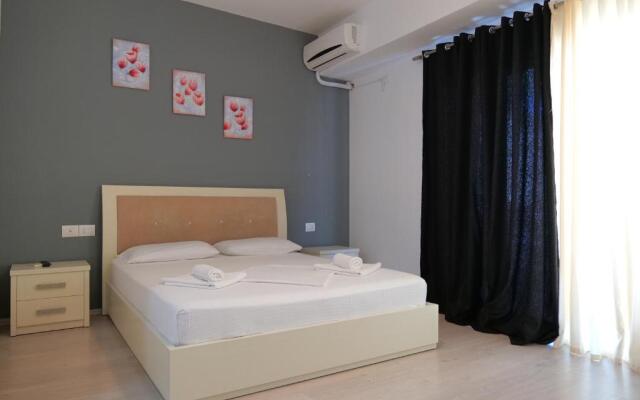 Privé City Hotel